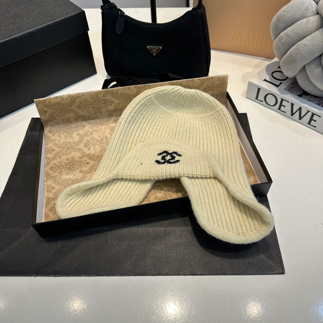 P60 Chane*🆕Chanel 24N new ski series wool hat, the popular Lei Feng hat all over the Internet, black and white, 4 colors, versatile and cool, can be worn by men and women as a couple, warm and good-looking, a must-have