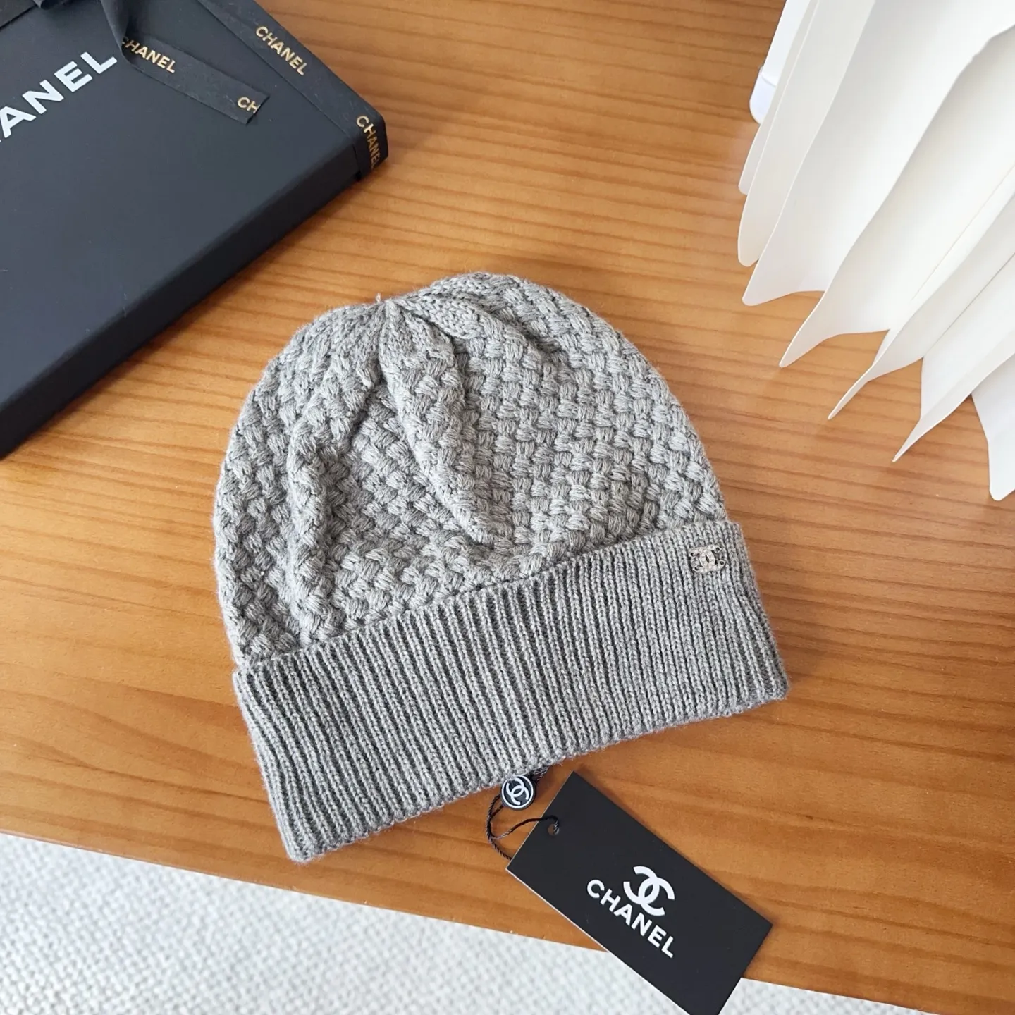 💰64 Chanel official website releases CHANEL small and popular knitted hat! Xiaohongshu’s new product is released, it’s so 🉑️, high-elastic fabric, classic colors, same style for men and women.