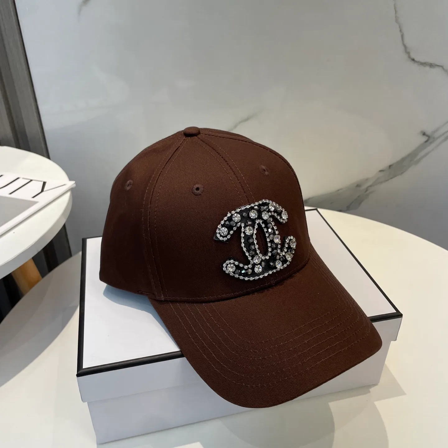 P50 CHANEL new high-end diamond hard-top baseball cap, Xiaoxiang logo is classic and simple, fashionable and casual design, popular new product