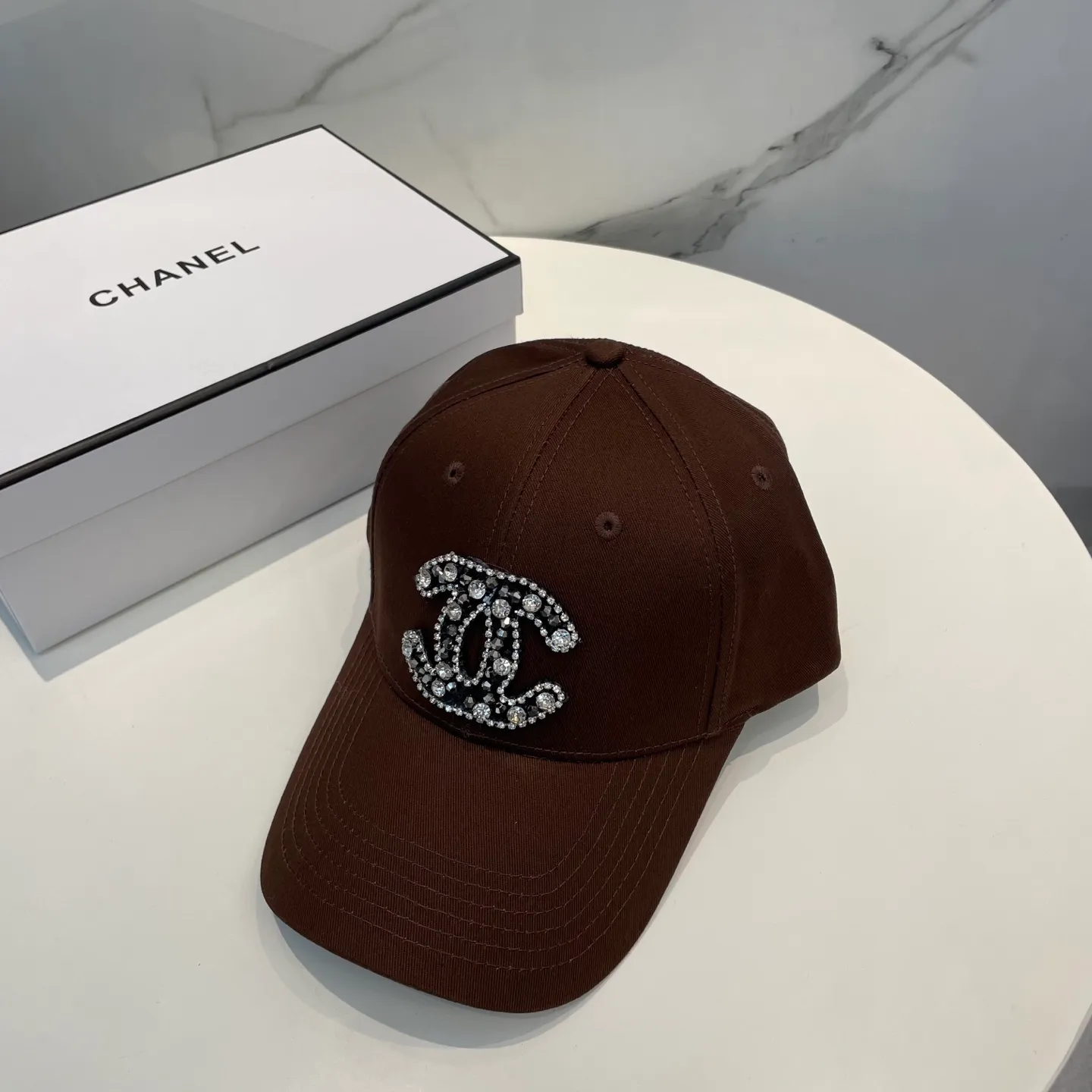 P50 CHANEL new high-end diamond hard-top baseball cap, Xiaoxiang logo is classic and simple, fashionable and casual design, popular new product