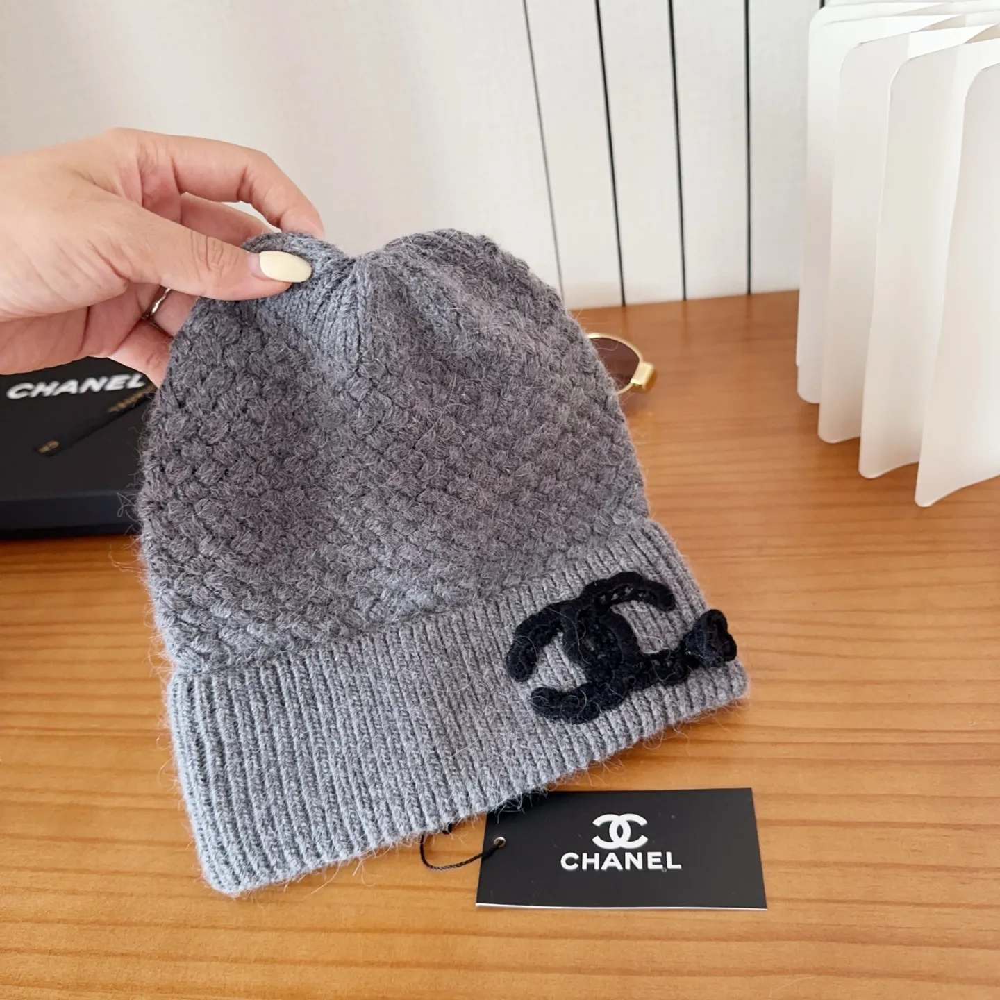 💰90 Chanel official website releases CHANEL small and popular knitted hat! Xiaohongshu’s new product is released, it’s so 🉑️, high-elastic fabric, classic colors, same style for men and women.