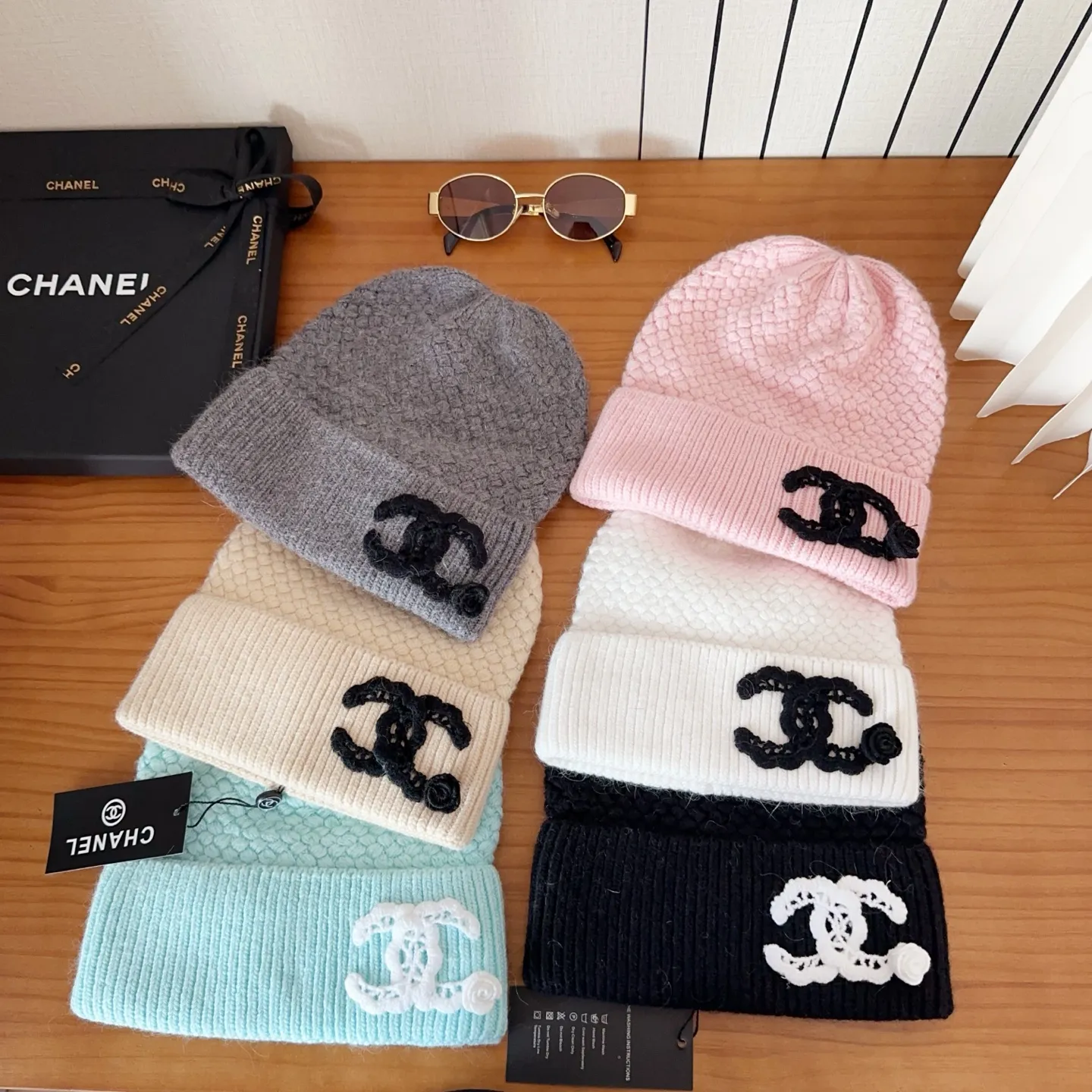 💰90 Chanel official website releases CHANEL small and popular knitted hat! Xiaohongshu’s new product is released, it’s so 🉑️, high-elastic fabric, classic colors, same style for men and women.