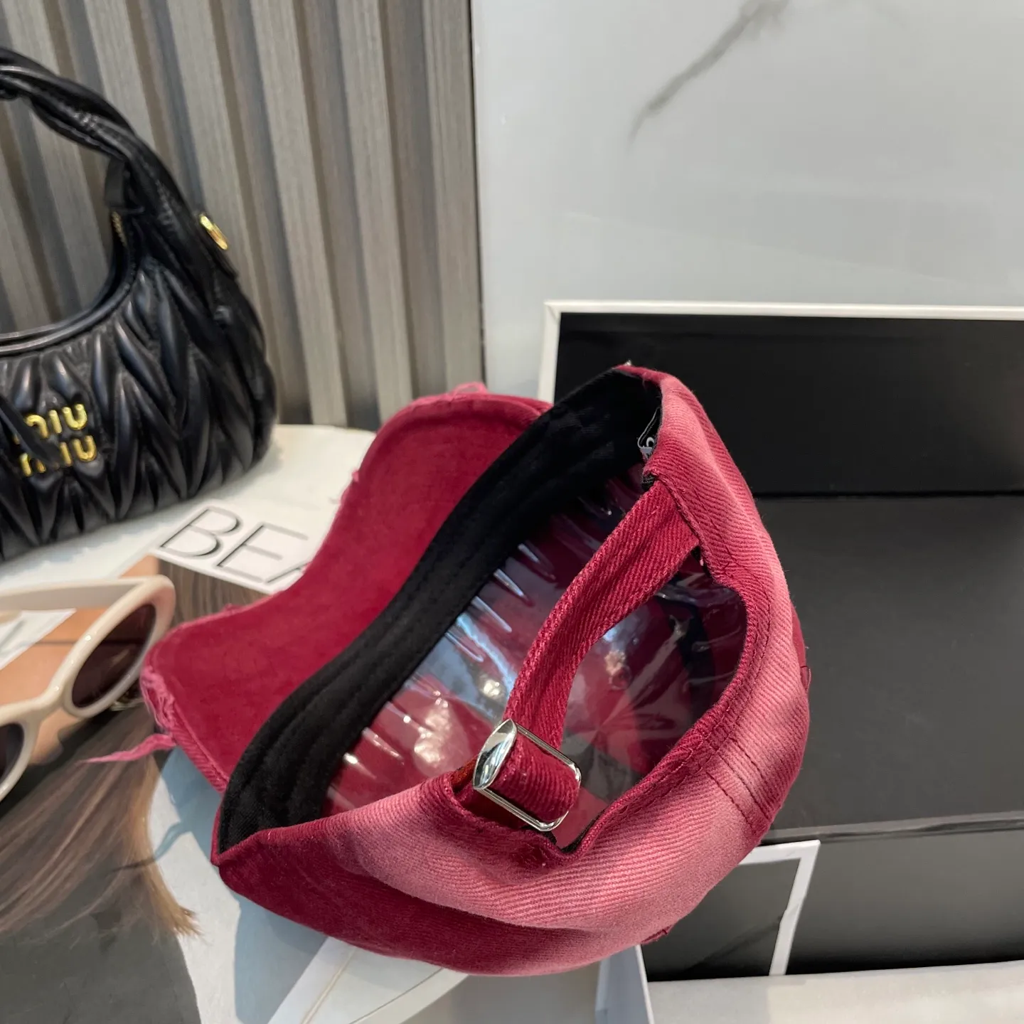 P70 CHANEL [Chanel] New simple logo baseball cap, new model shipped, big brand style is super easy to match, hurry up and get it!