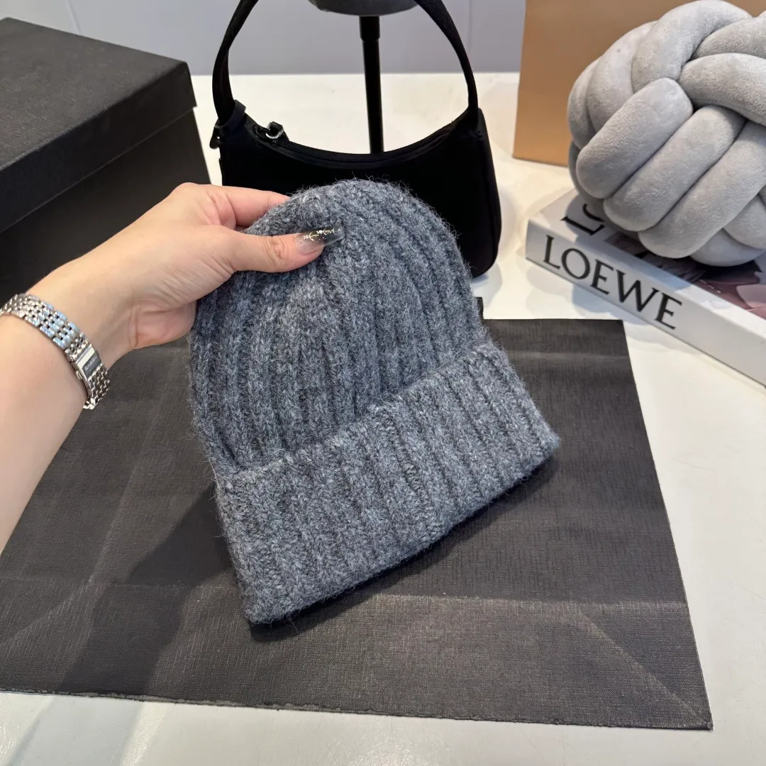 P50 Chanel knitted beanie