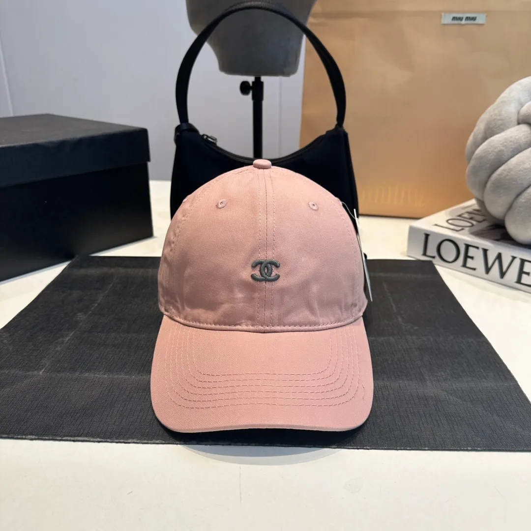 P56 CHANEL new high-end diamond hard-top baseball cap, Xiaoxiang logo is classic and simple, fashionable and casual design new product