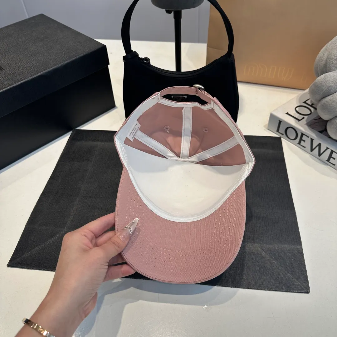 P56 CHANEL new high-end diamond hard-top baseball cap, Xiaoxiang logo is classic and simple, fashionable and casual design new product