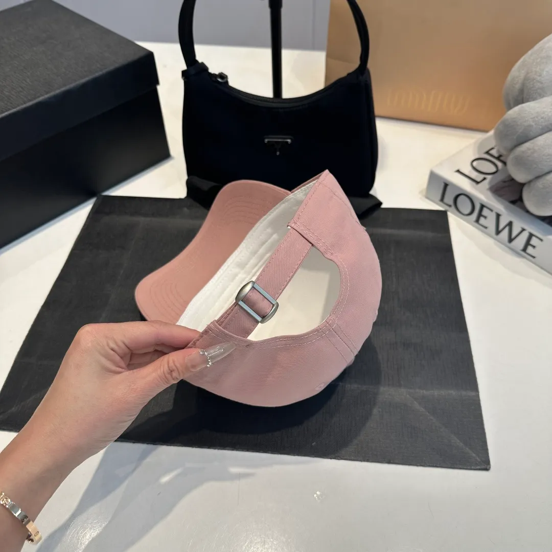P56 CHANEL new high-end diamond hard-top baseball cap, Xiaoxiang logo is classic and simple, fashionable and casual design new product