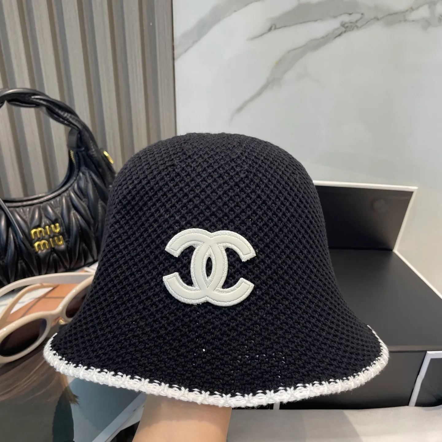 P66 The popular 🔥 fashionable little item on the Internet, the Chanel 25c bucket hat is here. The versatile color + lambskin logo is really high-quality. The key point is that it looks super good when worn. It is super small and has a celebrity French style. It can be worn in all seasons 👍👍👍 Foldable and storage