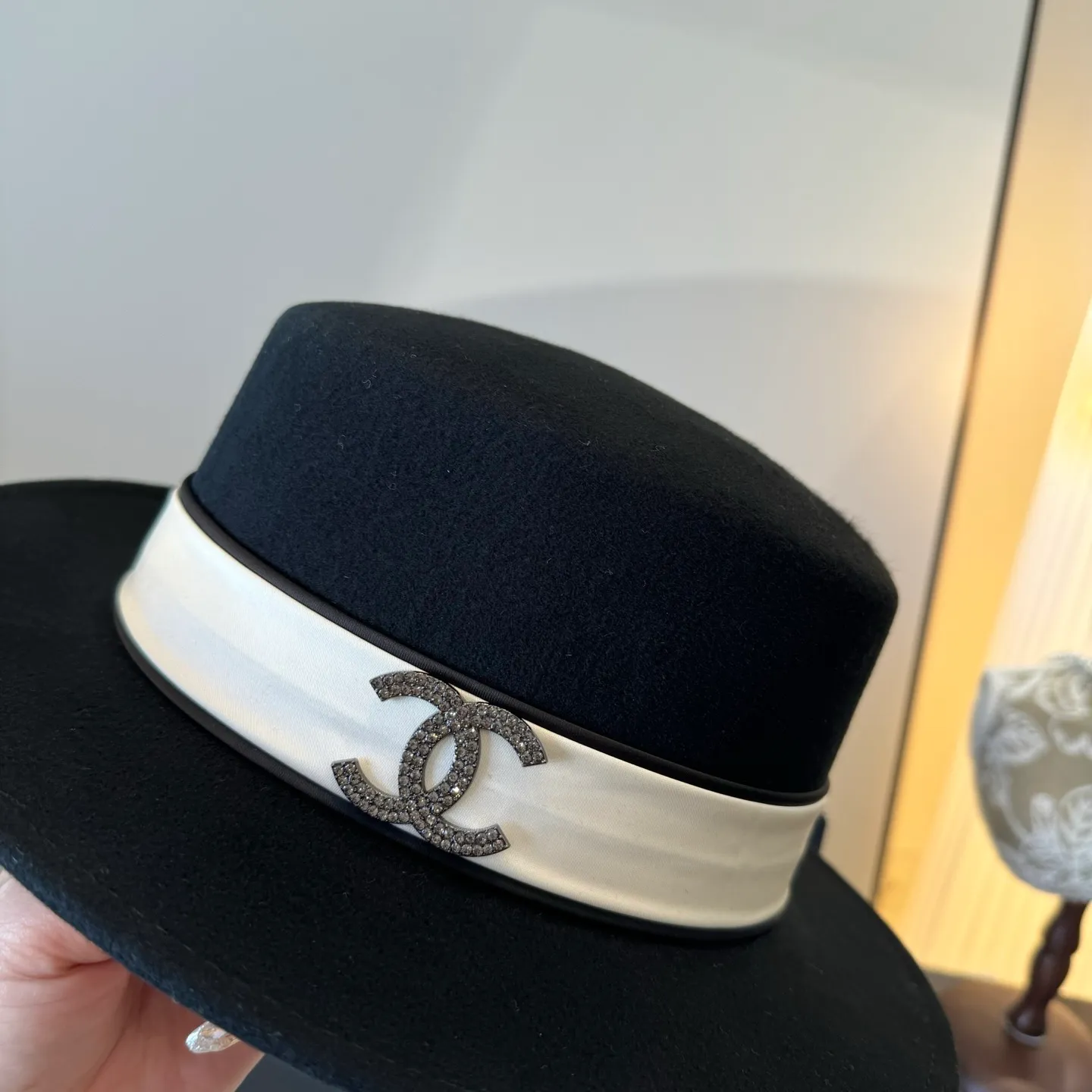 💰180¥ Chanel new wool top hat, flat top hat, 100% wool fabric 🦙%, head circumference 57cm