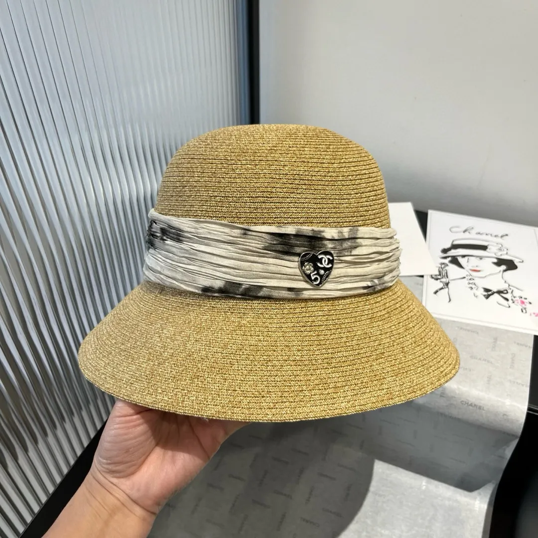 💰170¥. Chanel new straw hat, head circumference 57cm