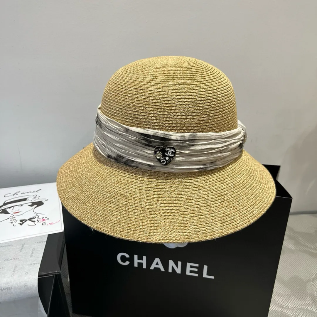 💰170¥. Chanel new straw hat, head circumference 57cm