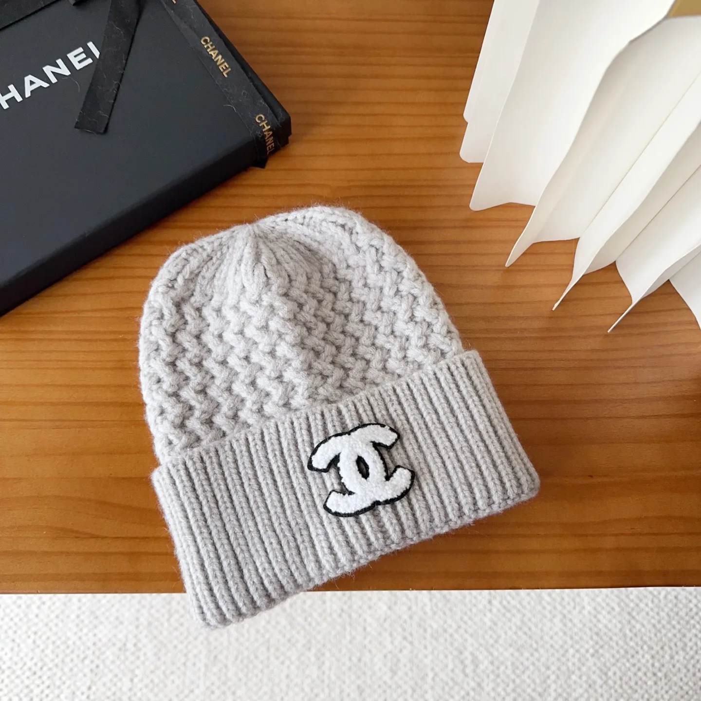 💰50 Chanel official website releases CHANEL small and popular knitted hat! Xiaohongshu’s new product is released, it’s so 🉑️, high-elastic fabric, classic colors, same style for men and women.