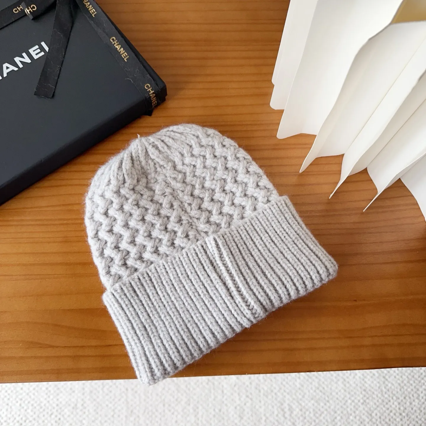 💰50 Chanel official website releases CHANEL small and popular knitted hat! Xiaohongshu’s new product is released, it’s so 🉑️, high-elastic fabric, classic colors, same style for men and women.