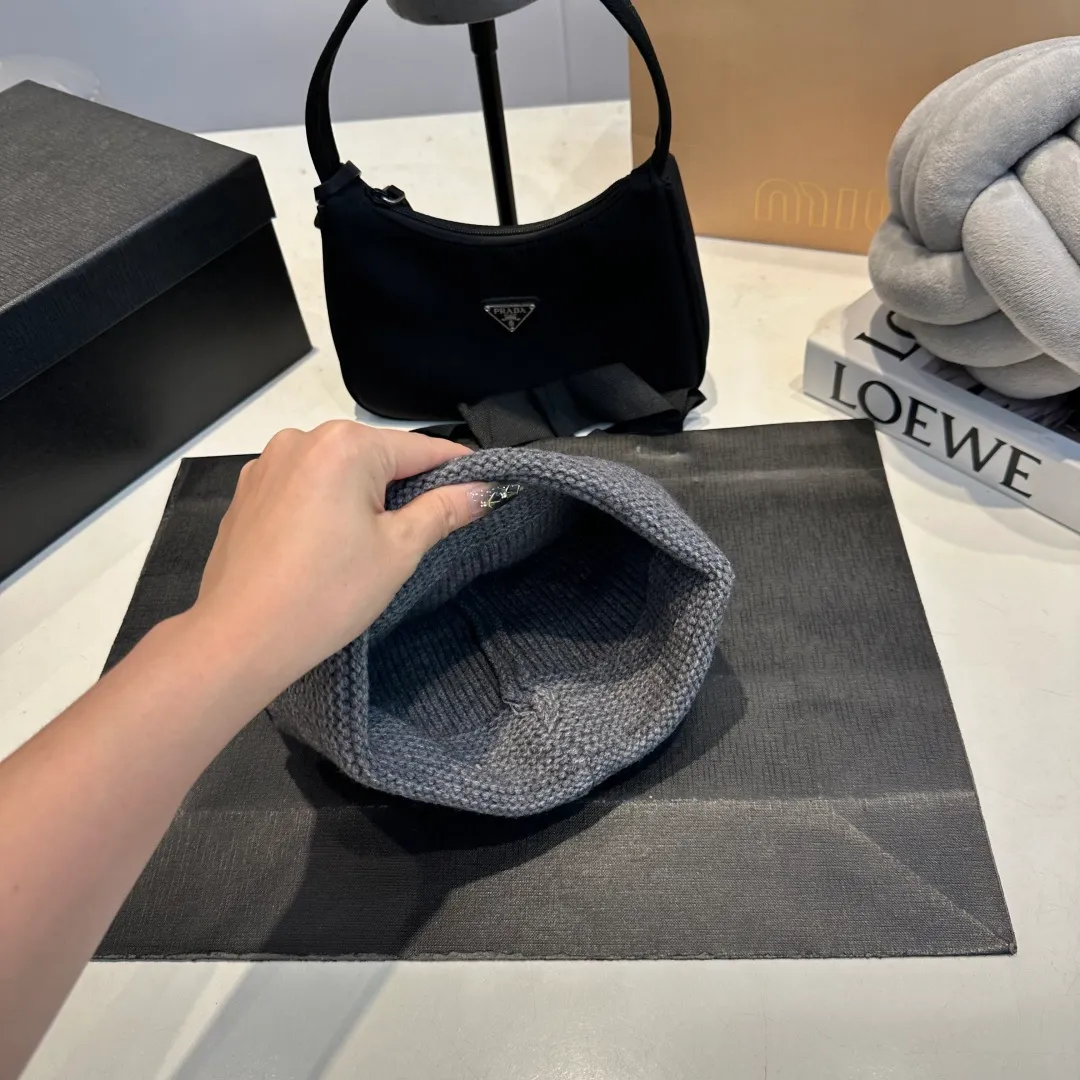 P50 Cha.nel Chanel knitted beanie