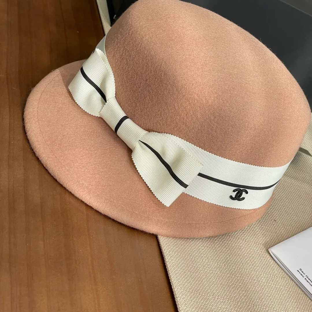 CHANEL Chanel 24 autumn and winter new style webbing brim wool navy hat hat small top hat knight hat 🎩High-end products with high style! 100% Australian wool, very good texture, high-end bow 🎀 decorative ribbon! Big-name socialite style! Collectible beauty!