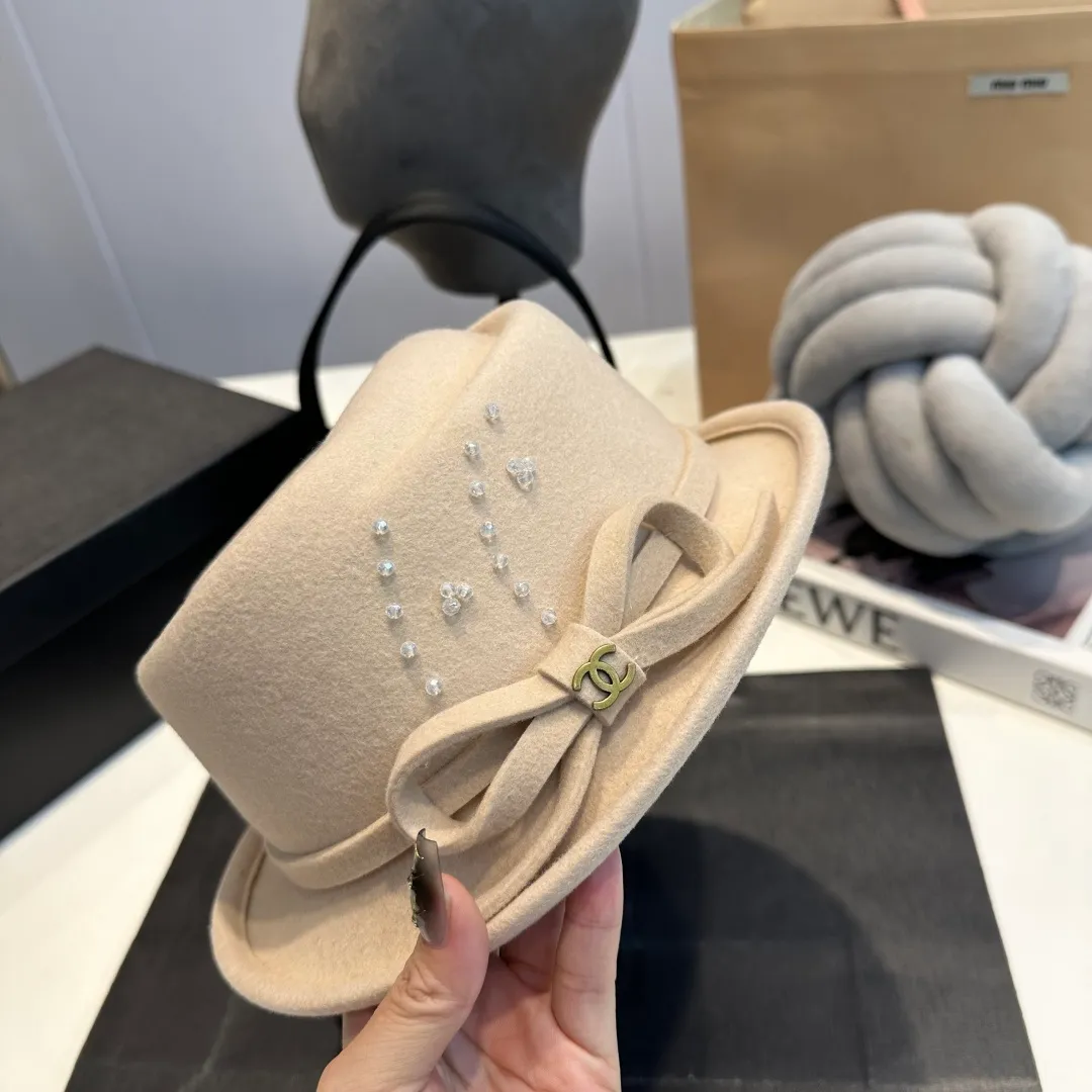P170 Cha.nel Chanel's new classic lady style flat top hat, head circumference 57cm