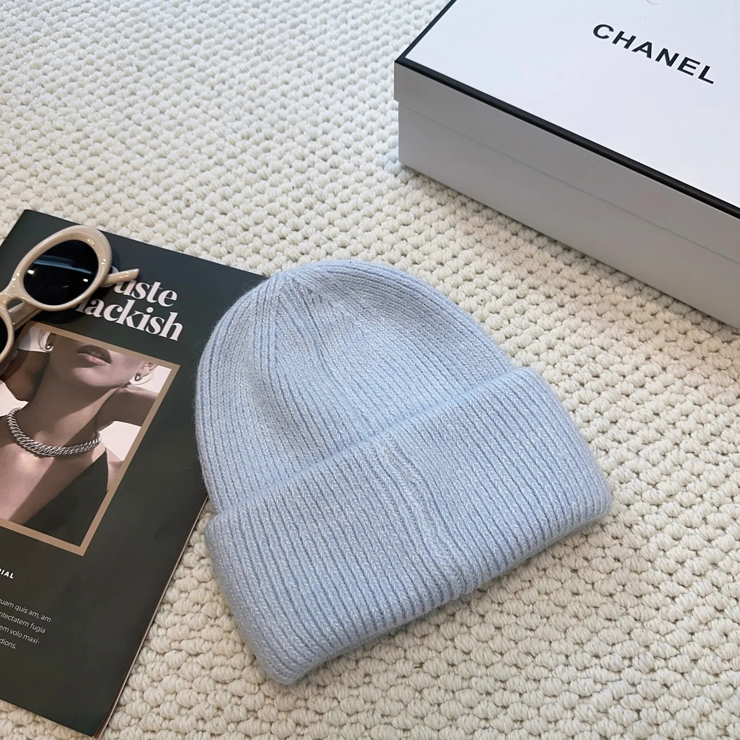 P60 comes with dust bag 🌺 [CHANEL] New rabbit fur knitted hat, Xiaohongshu, the main recommendation of major Internet celebrities! Thicker and warmer, fashionable and popular🌸First-class texture, the best brand for keeping warm in autumn and winter, order now, limited quantity available