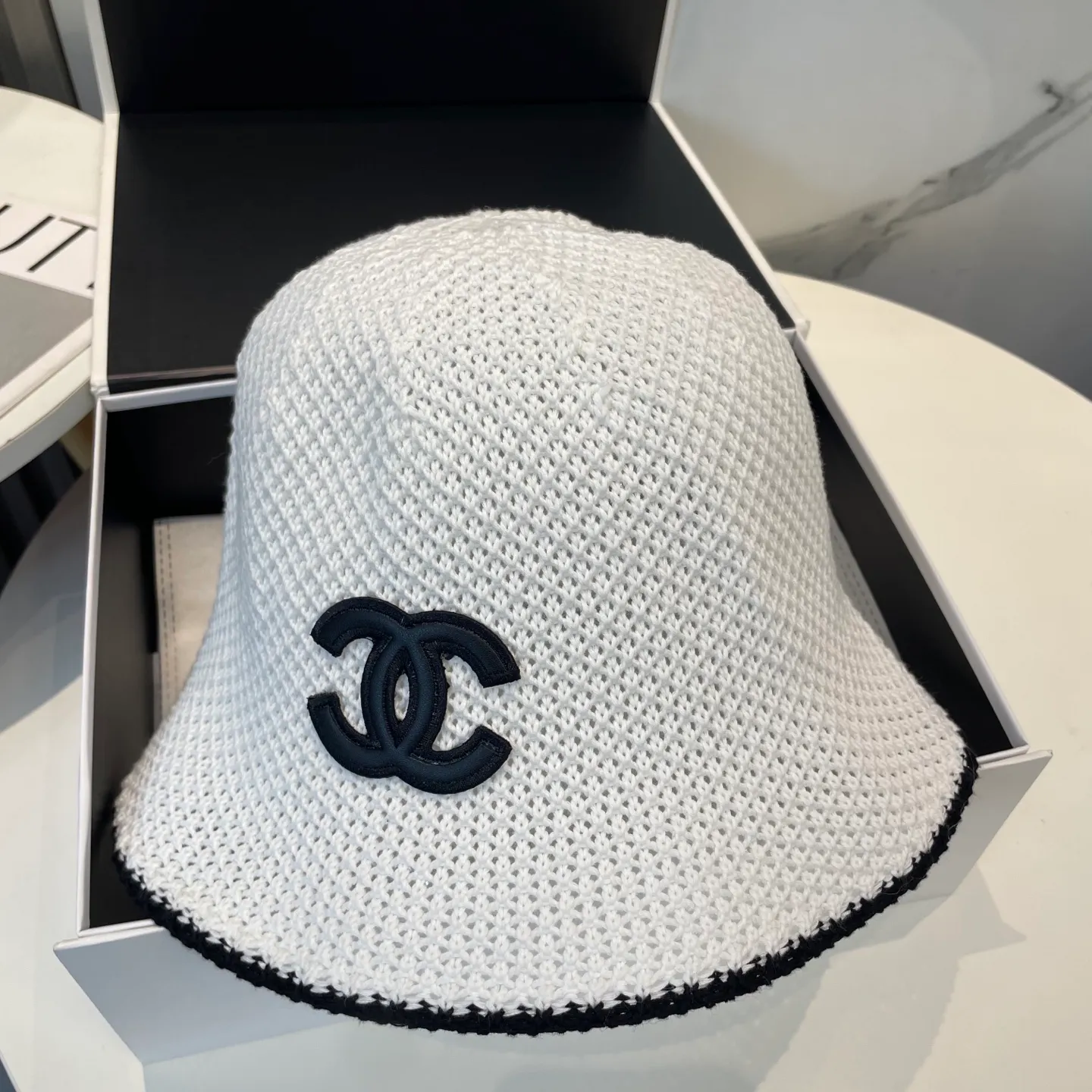 P66 The popular 🔥 fashionable little item on the Internet, the Chanel 25c bucket hat is here. The versatile color + lambskin logo is really high-quality. The key point is that it looks super good when worn. It is super small and has a celebrity French style. It can be worn in all seasons 👍👍👍 Foldable and storage