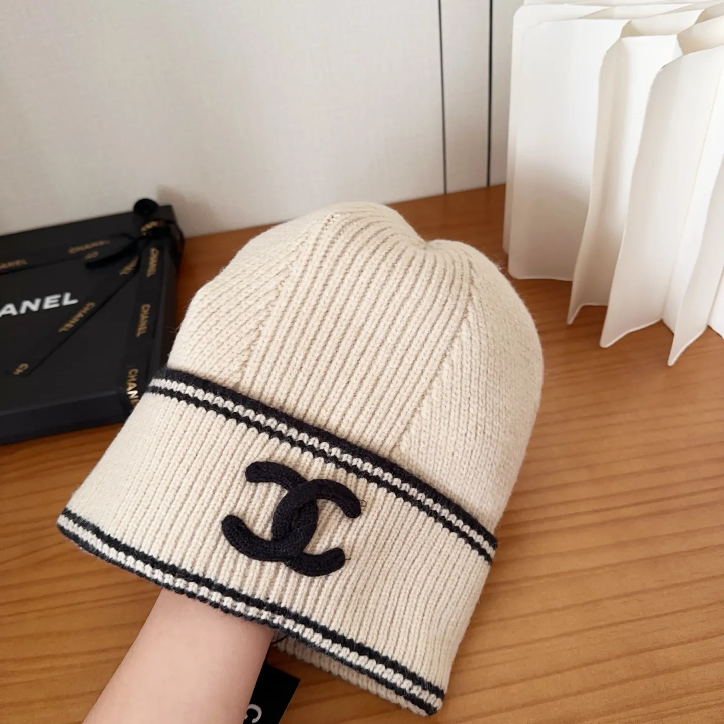 💰70 Chanel official website releases CHANEL small and popular knitted hat! Xiaohongshu’s new product is released, it’s so 🉑️, high-elastic fabric, classic colors, same style for men and women.
