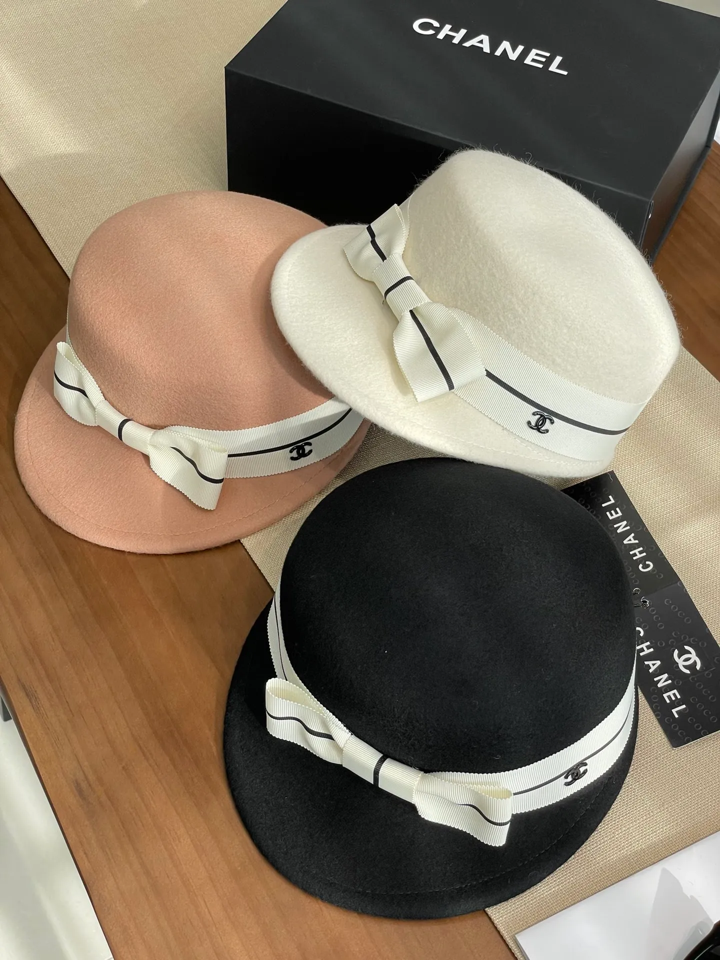 CHANEL Chanel 24 autumn and winter new style webbing brim wool navy hat hat small top hat knight hat 🎩High-end products with high style! 100% Australian wool, very good texture, high-end bow 🎀 decorative ribbon! Big-name socialite style! Collectible beauty!