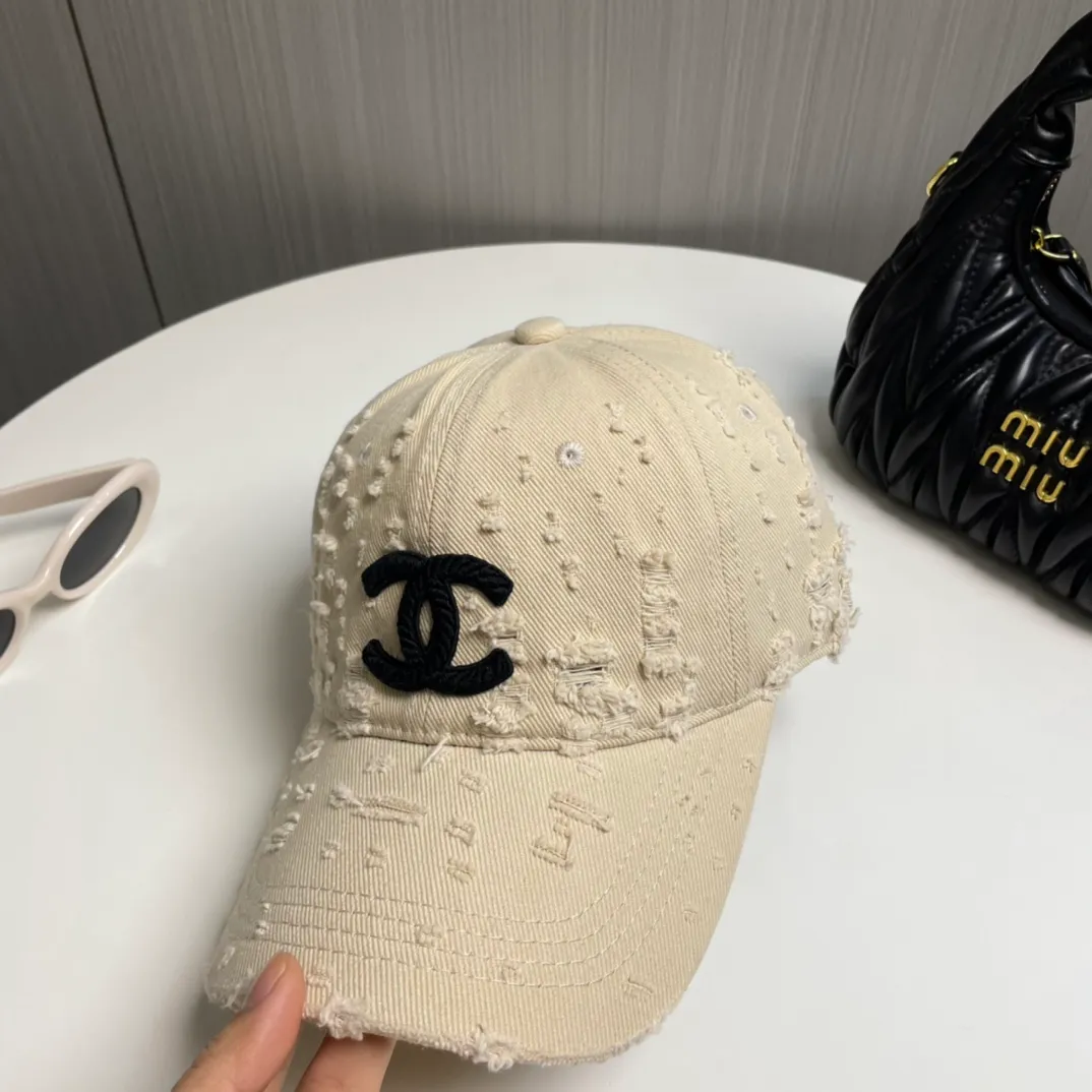 P66 CHANEL 25 new baseball cap, classic and simple logo, fashionable and casual design, popular new product