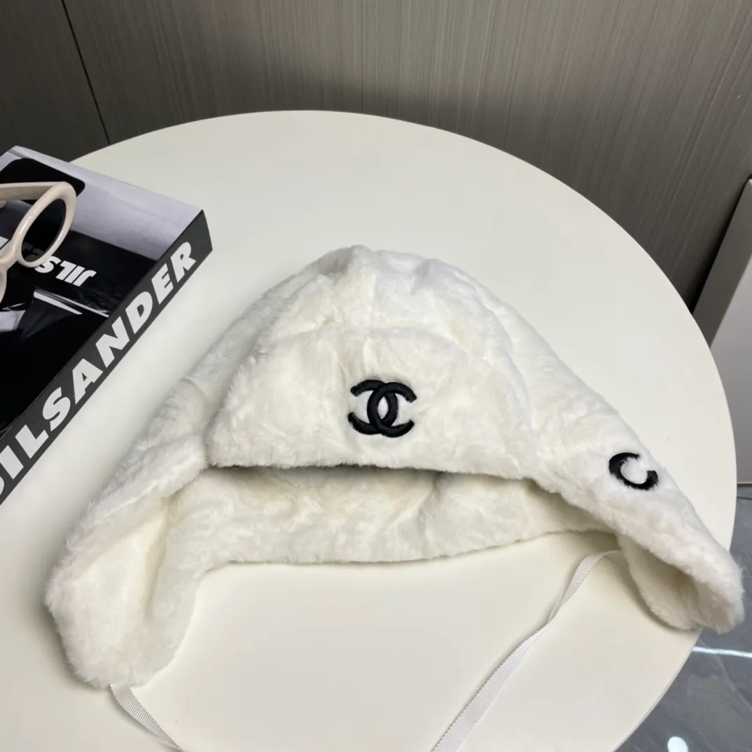 P70 Chanel 🎿 Ski Series Autumn and Winter Goods Popular Lei Feng Hat Ear Protector Hat Soft and Warm, Essential for Skiing