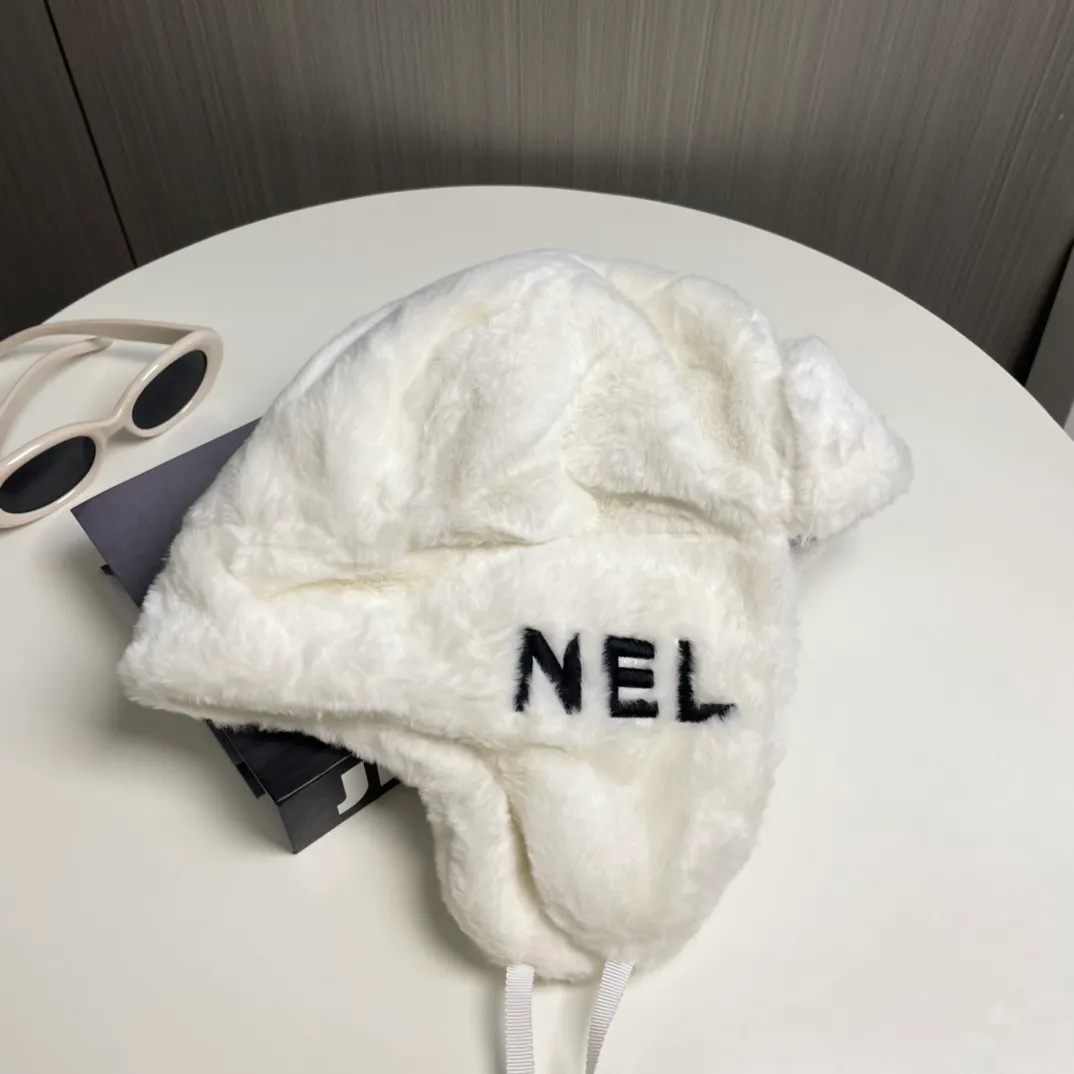 P70 Chanel 🎿 Ski Series Autumn and Winter Goods Popular Lei Feng Hat Ear Protector Hat Soft and Warm, Essential for Skiing