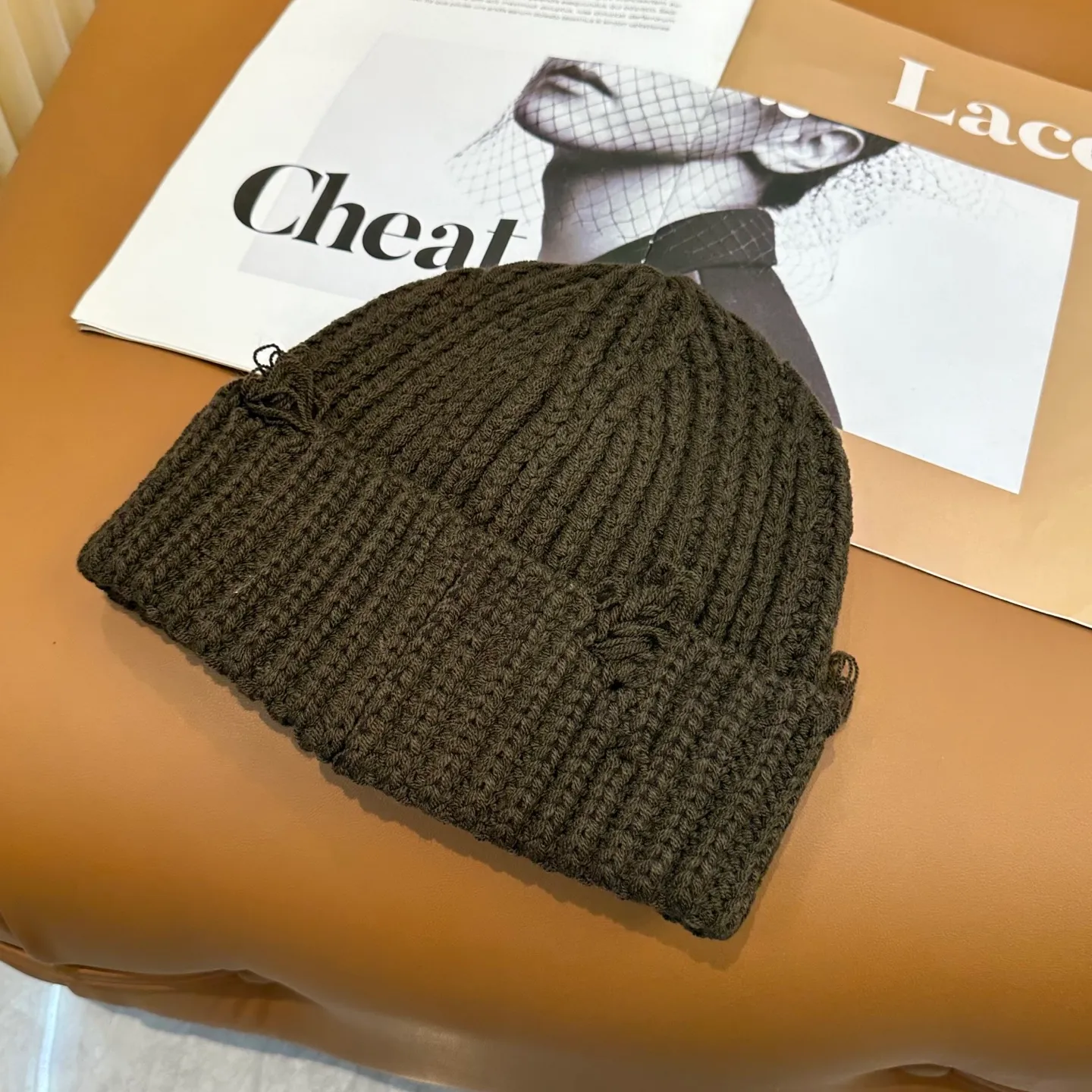 P60 comes with dust bag 🌺 [CHANEL] New knitted hat, Xiaohongshu, the main recommendation of major Internet celebrities! Thicker and warmer, fashionable and popular🌸First-class texture, the best brand for keeping warm in autumn and winter, order now, limited quantity available