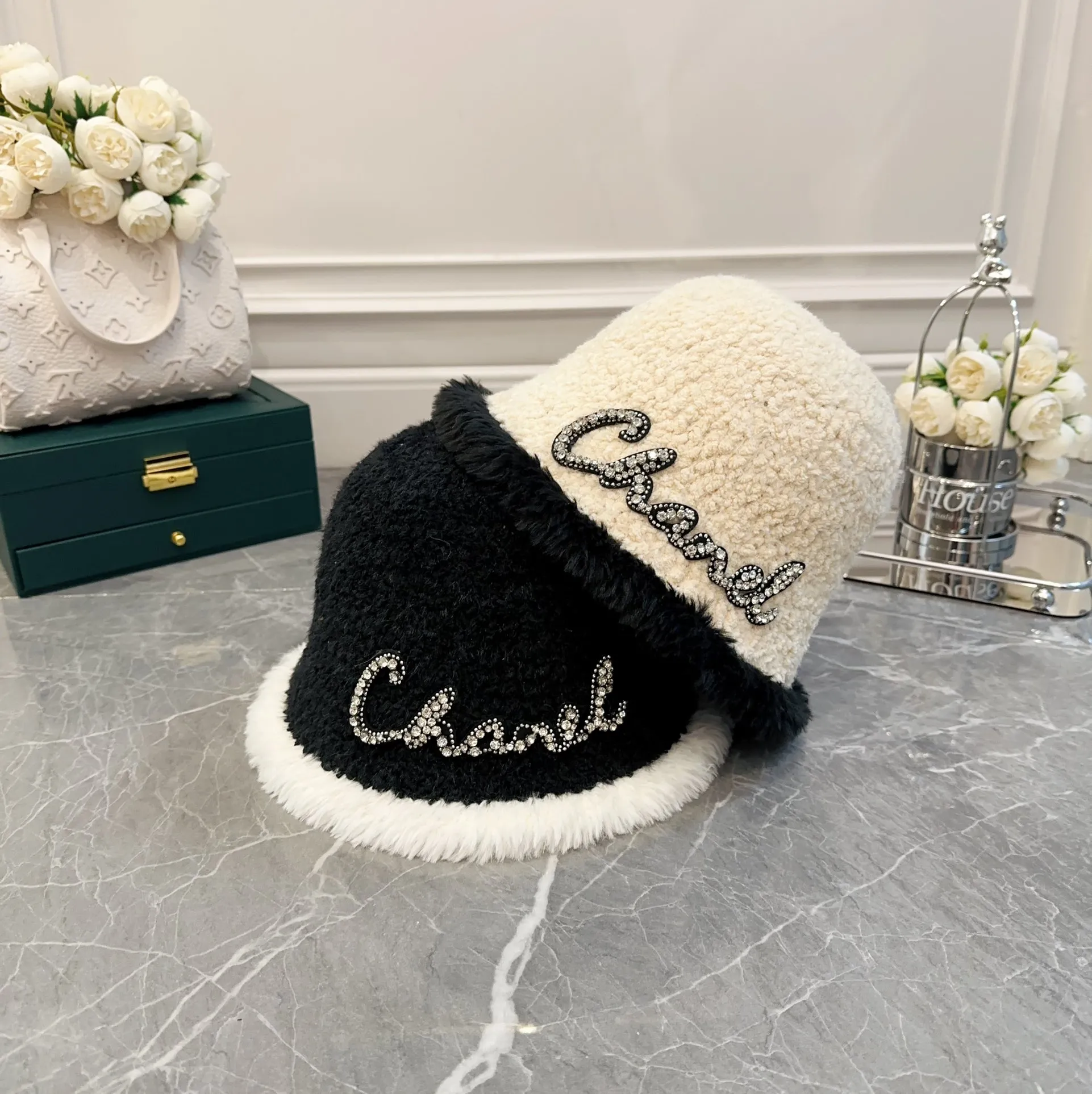 p60 Chanel Chanel autumn and winter fur-edged bucket hat, sherpa bucket hat, versatile and fashionable