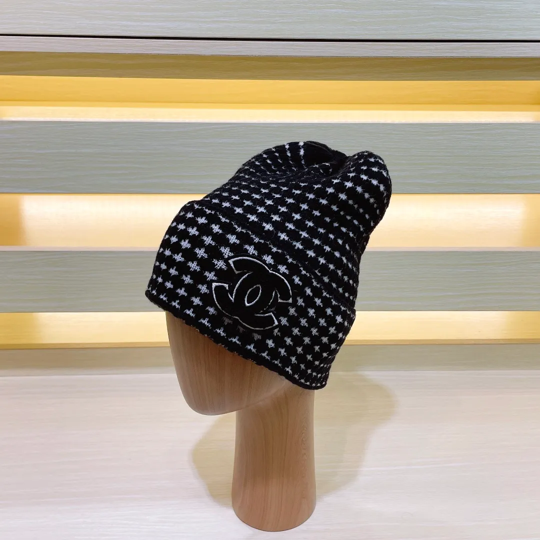 🉐70 with dust bag🌺【CHANEL】Official website classic model, 70% wool, 30% rabbit fur knitted hat! Xiaohongshu, recommended by major internet celebrities! Thicker and warmer, fashionable and popular🌸First-class texture, the best brand for keeping warm in autumn and winter, order now, limited quantity available