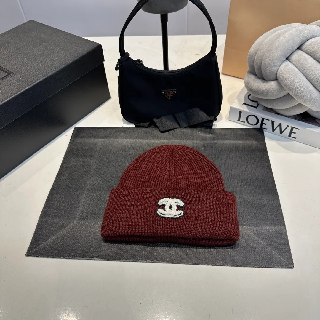 P60 Chanel knitted beanie