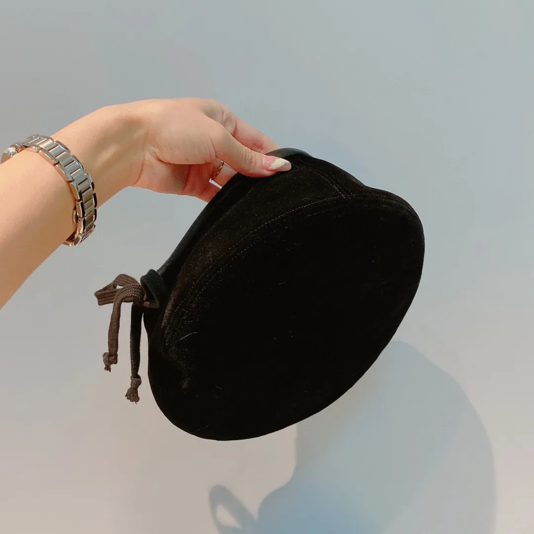 🉐110 Chanel beret, 2021 autumn and winter new style, silk lining, washed leather edge, head circumference 57cm
