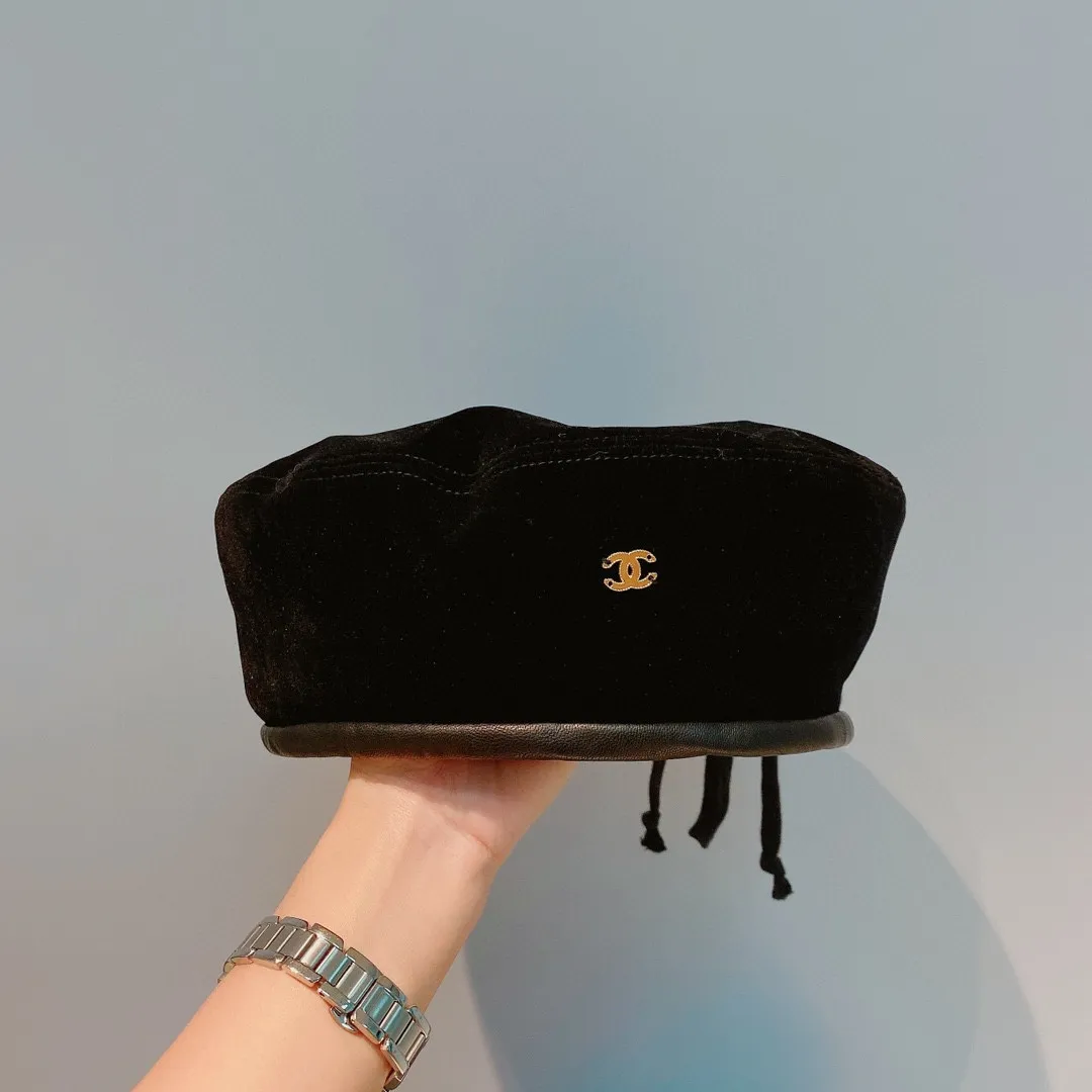 🉐110 Chanel beret, 2021 autumn and winter new style, silk lining, washed leather edge, head circumference 57cm
