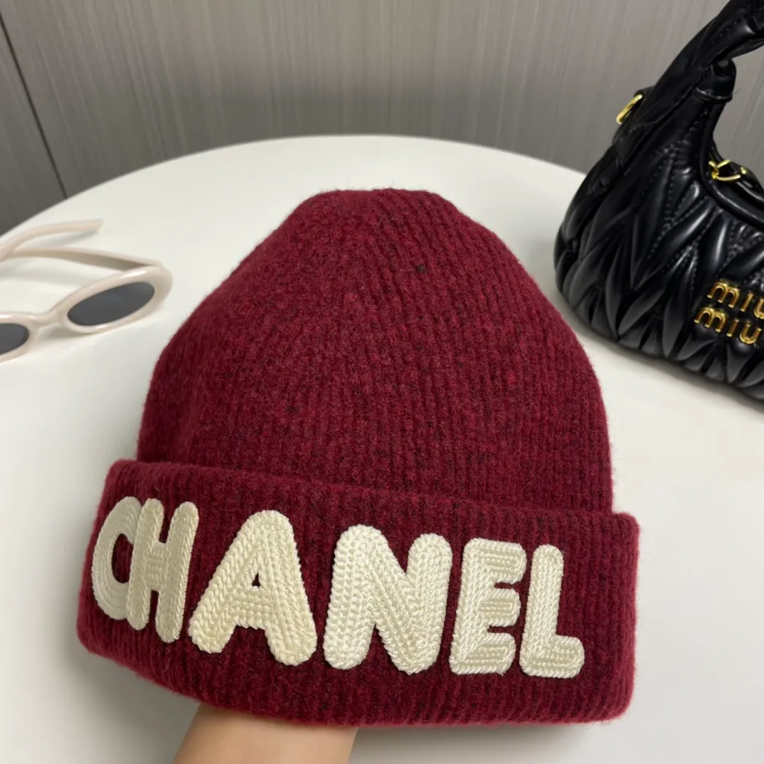 P66 comes with dust bag 🌺 [CHANEL] New wool knitted hat, Xiaohongshu, recommended by major Internet celebrities! Thicker and warmer, fashionable and popular🌸First-class texture, the best brand for keeping warm in autumn and winter, order now, limited quantity available
