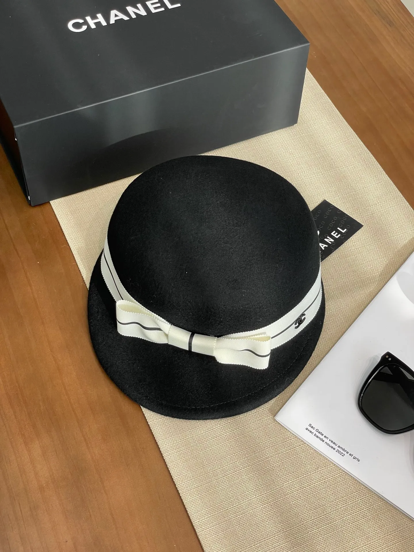CHANEL Chanel 24 autumn and winter new style webbing brim wool navy hat hat small top hat knight hat 🎩High-end products with high style! 100% Australian wool, very good texture, high-end bow 🎀 decorative ribbon! Big-name socialite style! Collectible beauty!