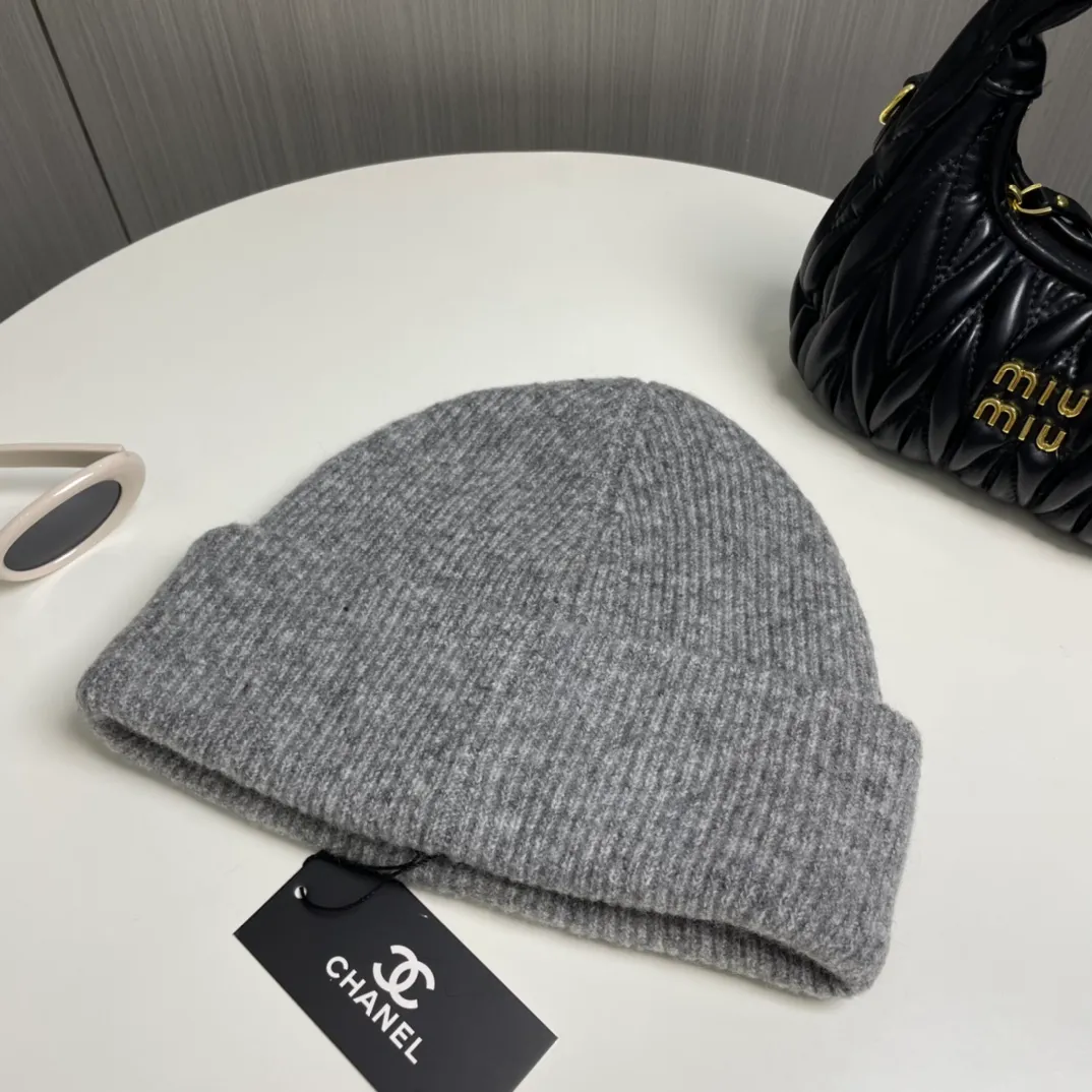 P66 comes with dust bag 🌺 [CHANEL] New wool knitted hat, Xiaohongshu, recommended by major Internet celebrities! Thicker and warmer, fashionable and popular🌸First-class texture, the best brand for keeping warm in autumn and winter, order now, limited quantity available