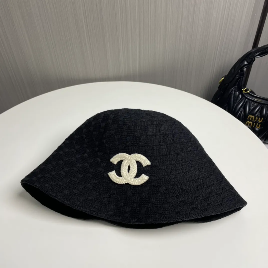 P50 with dust bag [Chanel Chanel] 2024 autumn and winter new style small fragrance bucket hat bucket hat ~ simple and elegant, popular online style