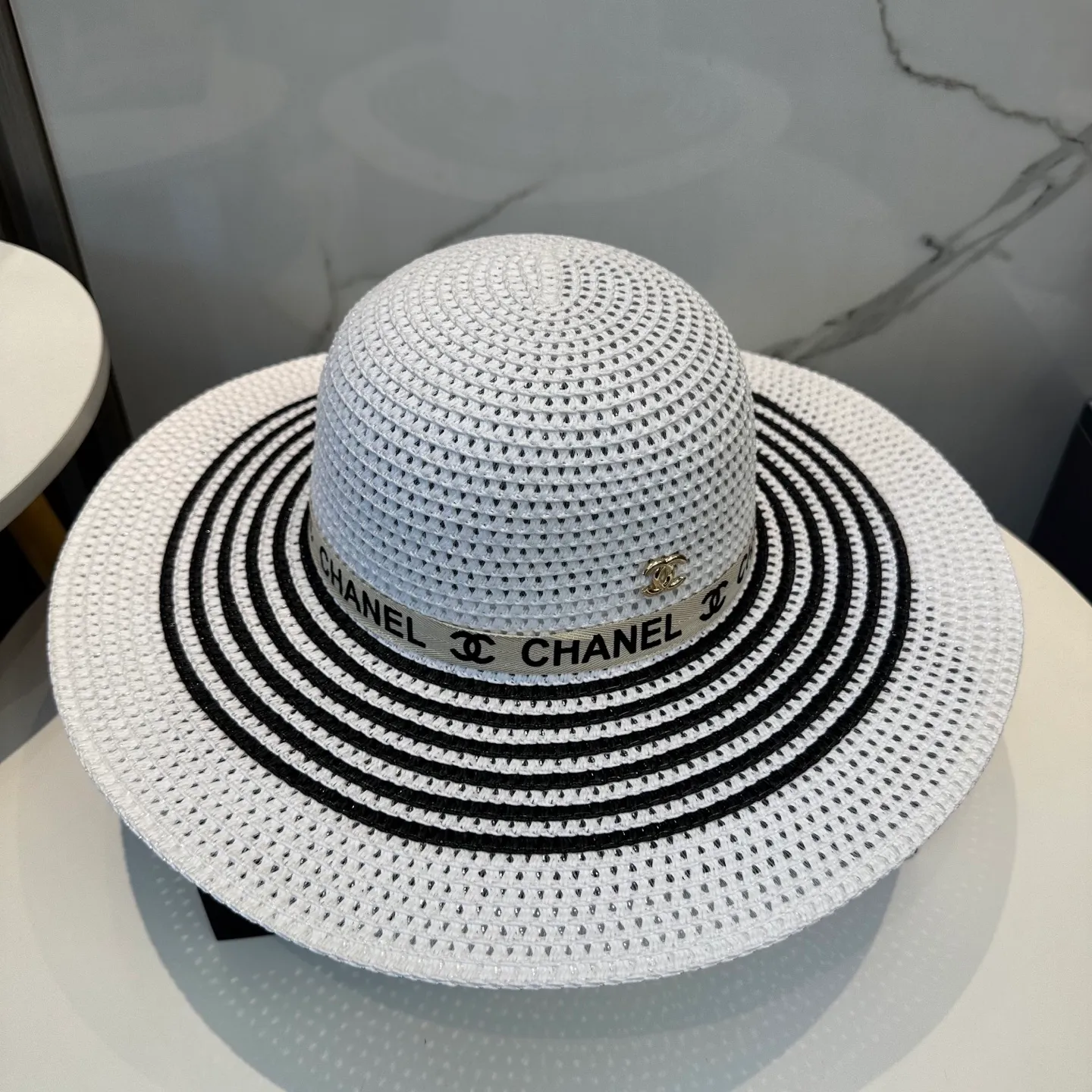 P80 CHANEL big brimmed hat, big sun hat, made of fine straw, official model opening, non-market ordinary version, head circumference 57cm
