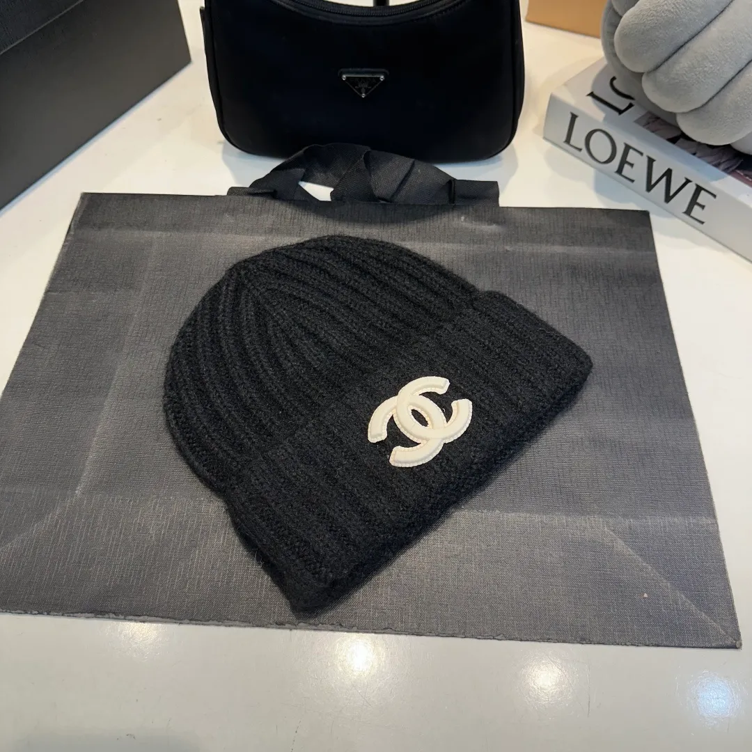 P50 Chanel knitted beanie