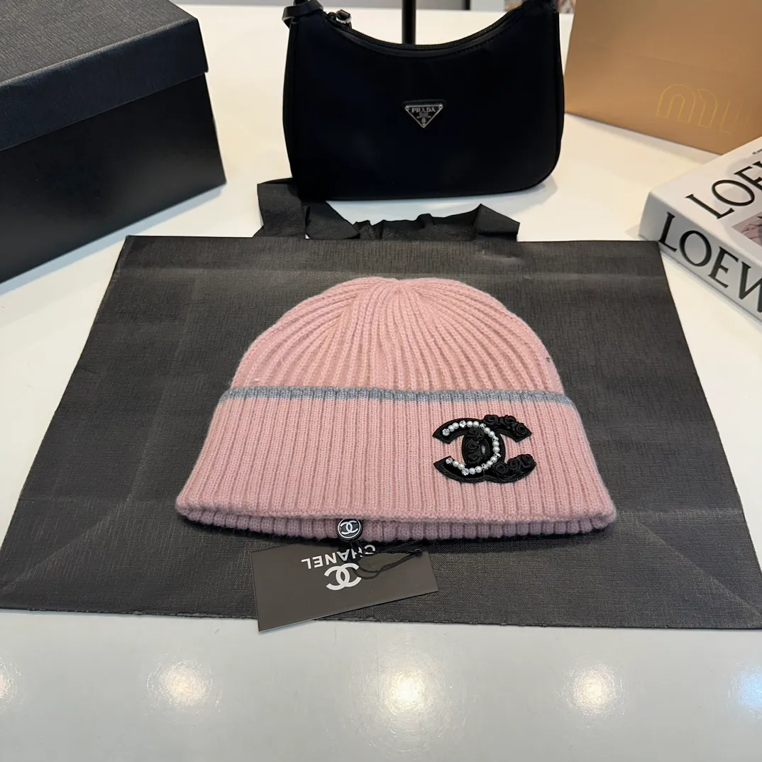 Batch 350 Chanel official website quality Chanel autumn and winter wool hat recommended by internet celebrity fashion bloggers, a knitted hat with a super soft and comfortable feel and excellent elasticity!