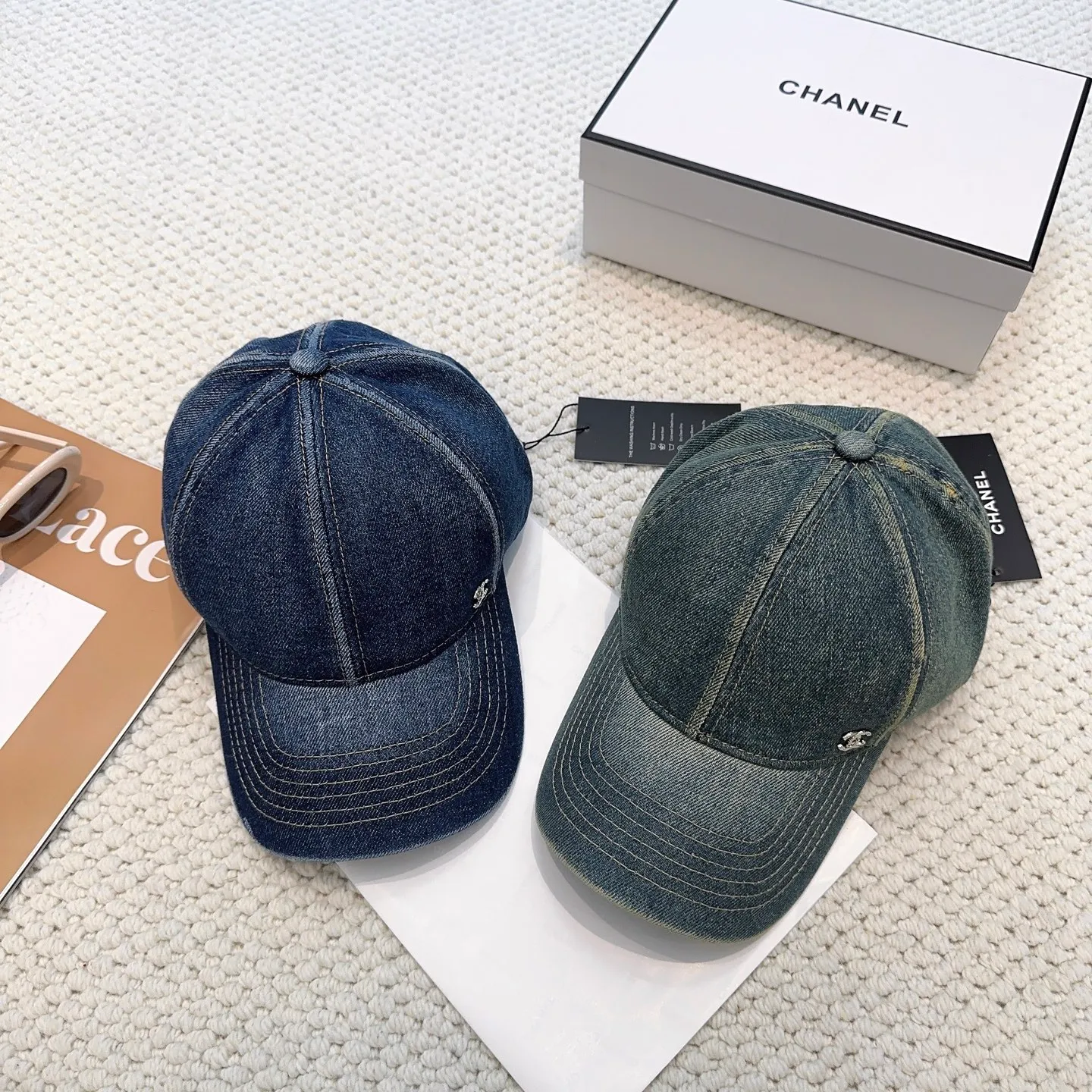 P60 CHANEL Chanel new style 🆕denim blue retro style baseball cap 🧢🔸 Take it out for holiday travel and look beautiful❕ Second-hand style. This kind of hat is not easy to match 😬 Ready in stock