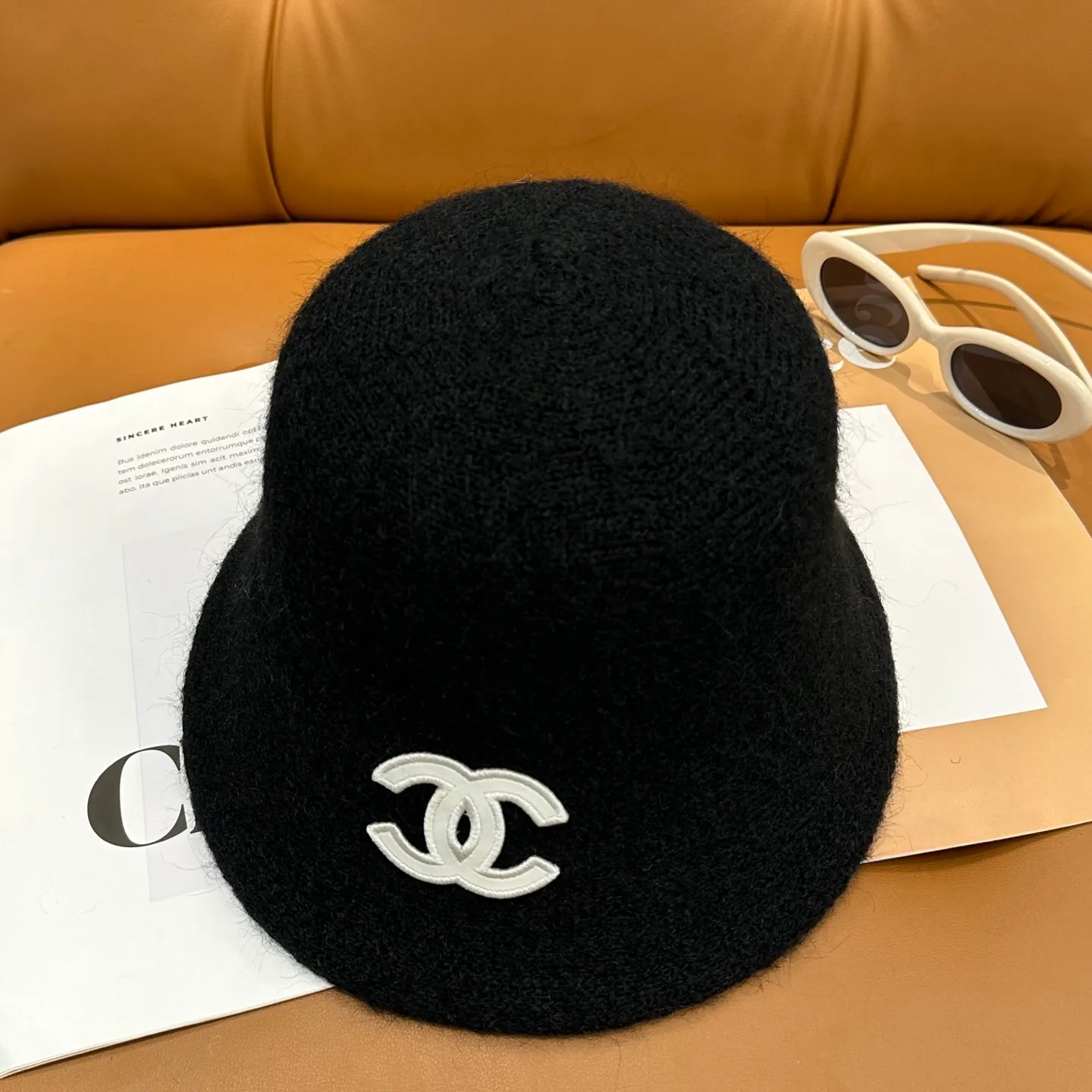 P60 💛With dust bag [CHA Chanel] 2025 autumn and winter new style wool cashmere bucket hat, 🔆Quality goddess style ~ a must-have for going out on the street