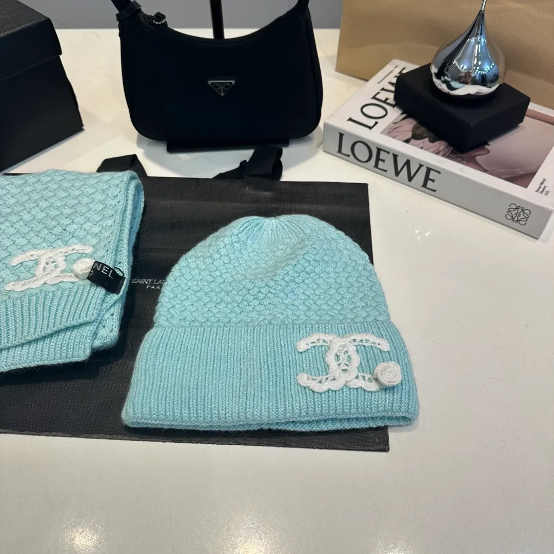 P220 Chanel Chanel knitted cashmere scarf hat set official model