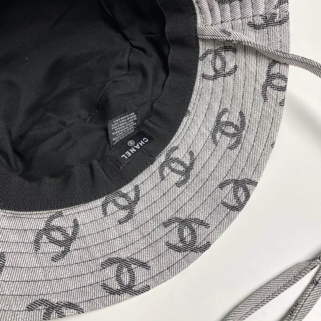 P70 CHANEL] New simple embroidered logo bucket hat 🧢New model shipped, big brand style is super easy to match, hurry up and get it