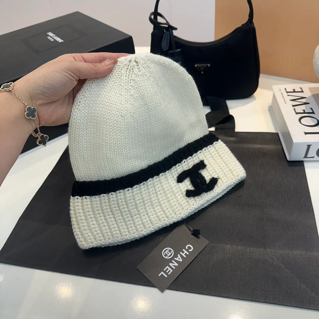 P70 official website quality Chanel 23K autumn and winter wool hat recommended by Internet celebrity fashion bloggers, a popular style in Xiaohongshu, a knitted hat with a super soft and comfortable feel, and excellent elasticity
