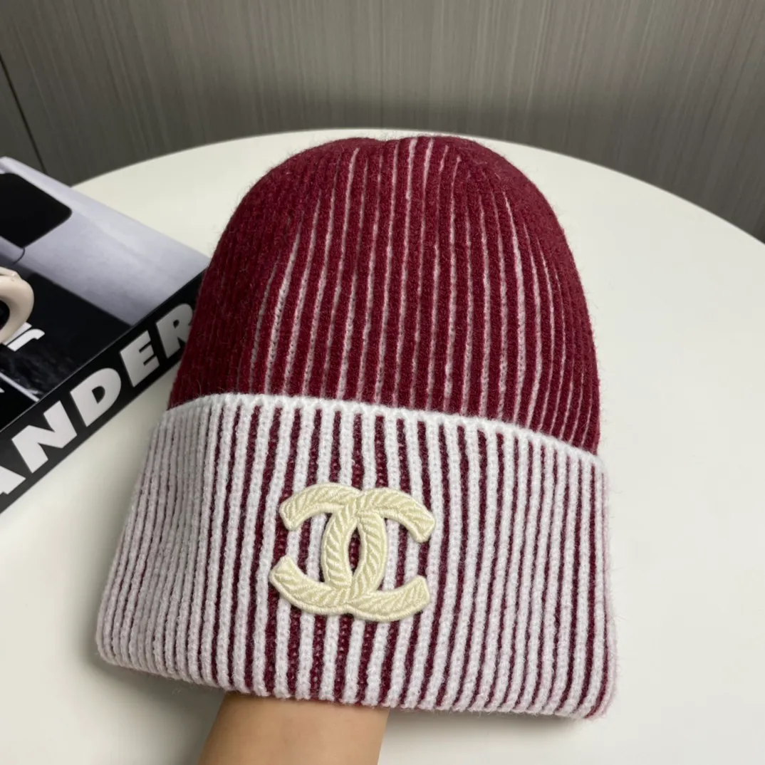P56 comes with dust bag 🌺 [CHANEL] New knitted hat, Xiaohongshu, the main recommendation of major Internet celebrities! Thicker and warmer, fashionable and popular🌸First-class texture, the best brand for keeping warm in autumn and winter, order now, limited quantity available