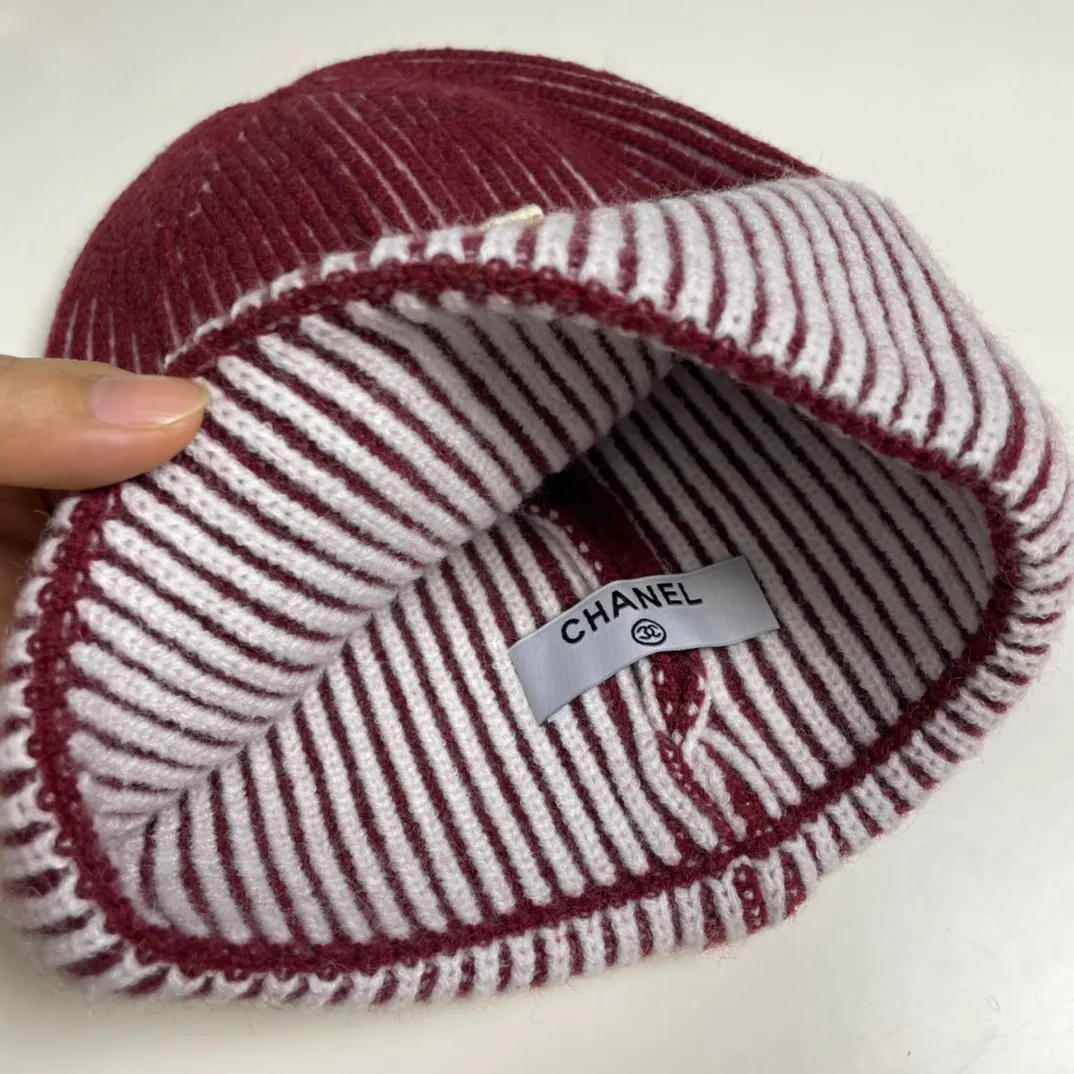 P56 comes with dust bag 🌺 [CHANEL] New knitted hat, Xiaohongshu, the main recommendation of major Internet celebrities! Thicker and warmer, fashionable and popular🌸First-class texture, the best brand for keeping warm in autumn and winter, order now, limited quantity available