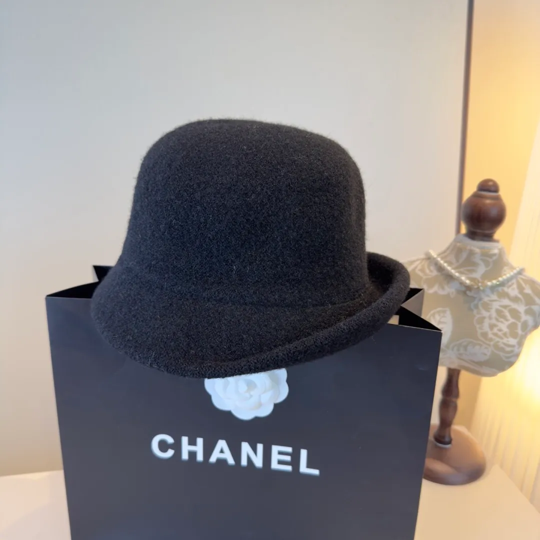 💰120¥ Chanel's new wool curled basin hat, irregular cut design, head circumference 57cm