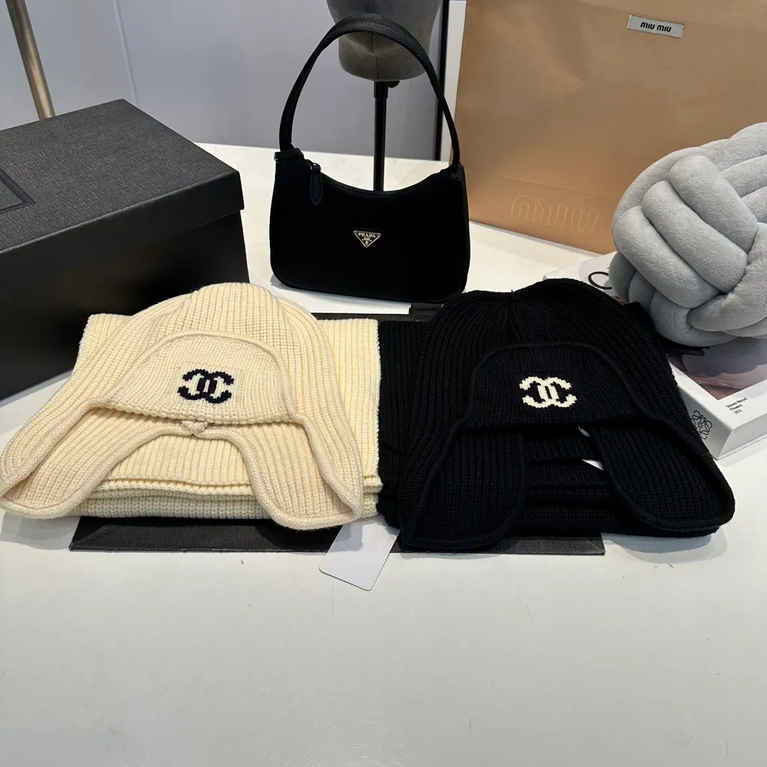 P160 Chane*🆕Chanel 24N new ski series wool hat, hat, scarf set, the popular Lei Feng hat on the Internet, black and white, versatile and cool, can be worn by men and women as a couple, warm and good-looking, a must-have