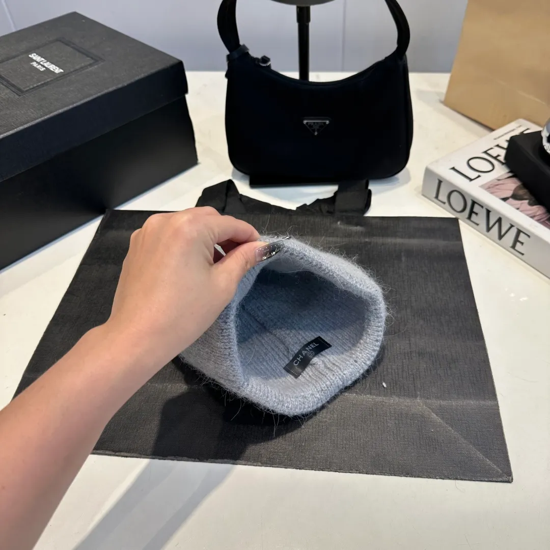 P60 Chanel official website quality Chanel autumn and winter woolen hat recommended by Internet celebrity fashion bloggers, Xiaohongshu popular style, super soft and comfortable knitted hat with excellent elasticity